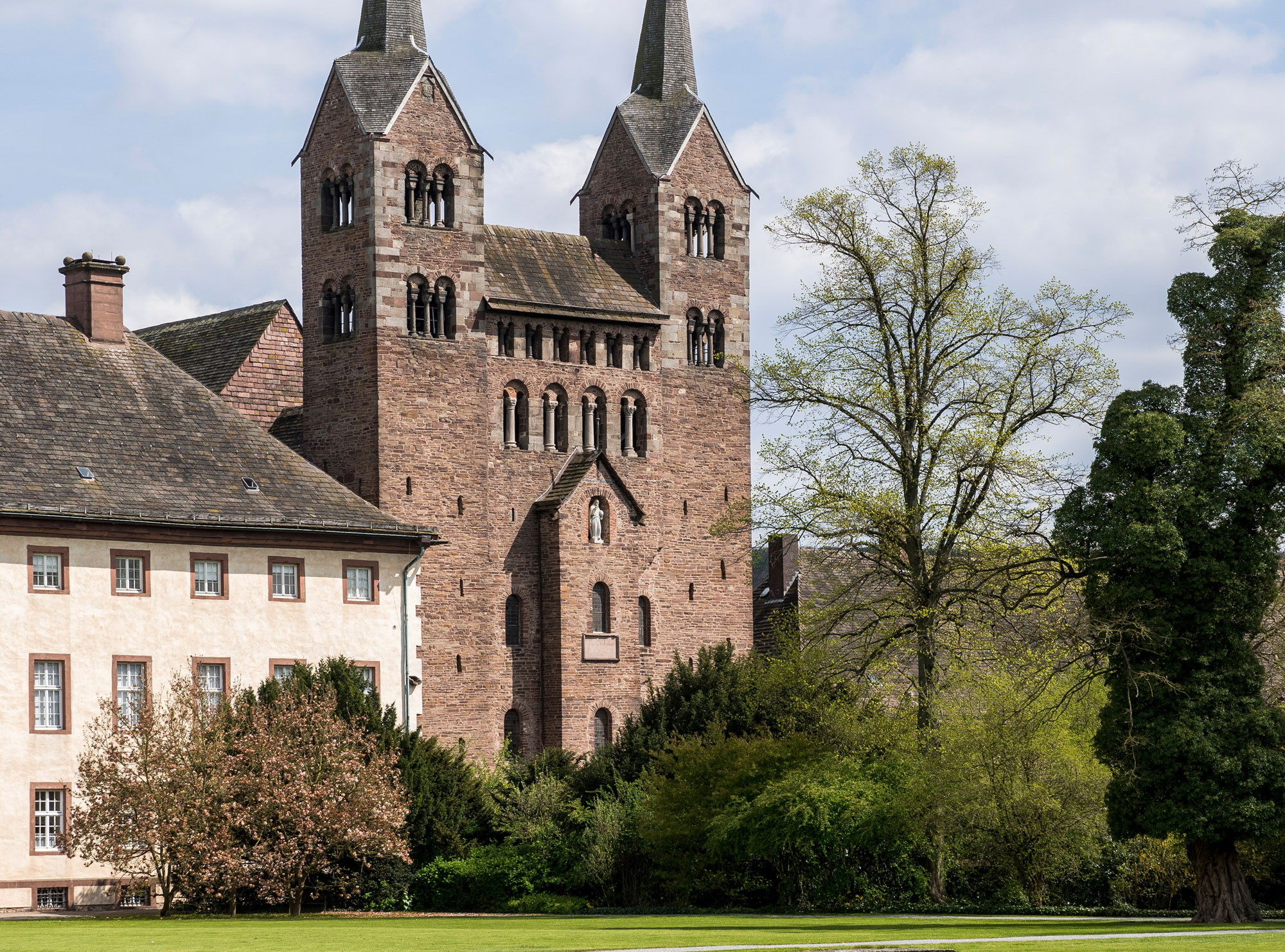 Westwerk Corvey und Kirche im Juni täglich geöffnet