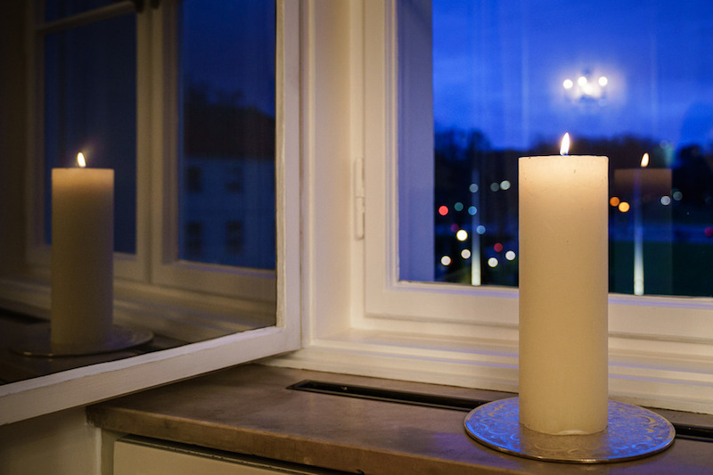 Lichtfenster – Gedenken an die Verstorbenen der Corona-Pandemie