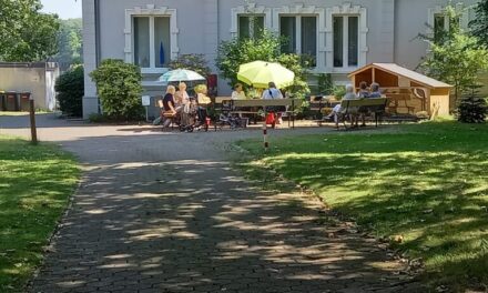Sonntagsfrühstück im Sommer