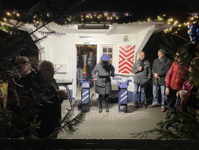 Ökumenische Abendgebet im Advent am Bahnwärterhäuschen in Beckhausen